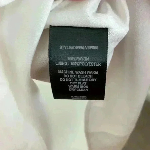 πNWT Sanctuary sun dress π in floral printβ¦ - Picture 9 of 12